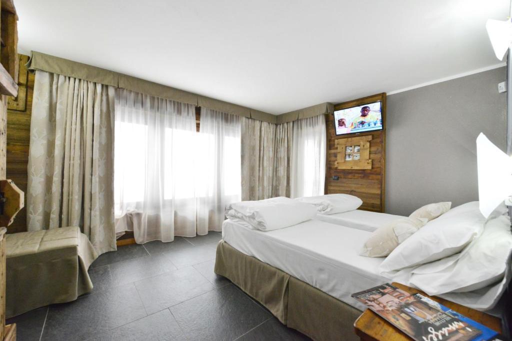Mollino Rooms Брей-Червиния Номер фото
