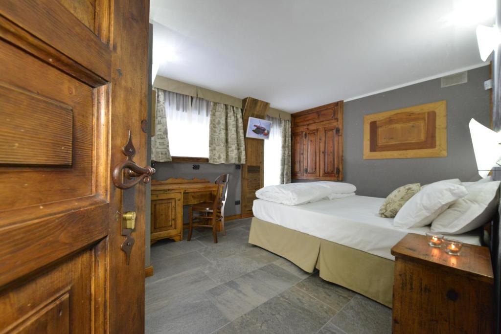 Mollino Rooms Брей-Червиния Номер фото